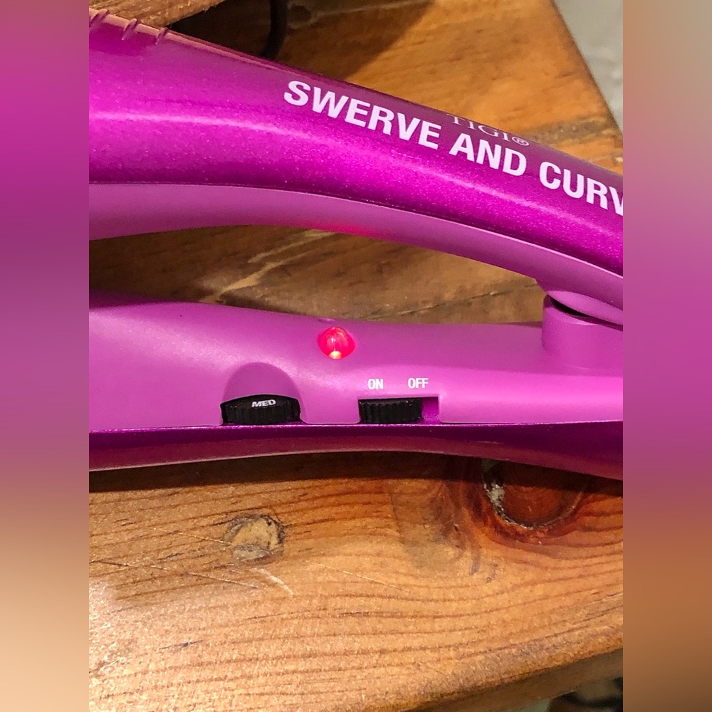 Bed Head TIGI Swerve & Curve Wave Wand - Picture 5 of 9